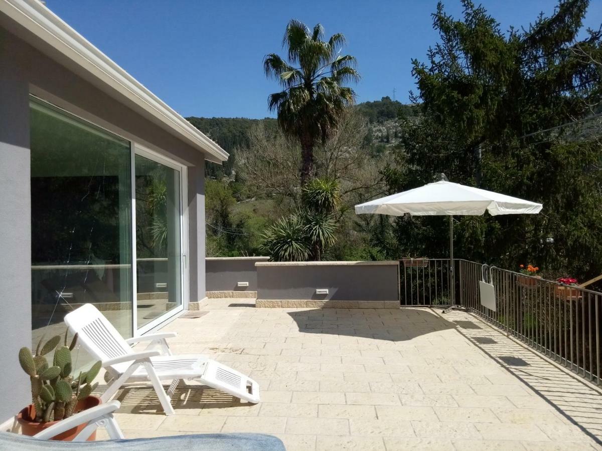 Casa Vacanze Irmino Garden Villa รากูซา ภายนอก รูปภาพ